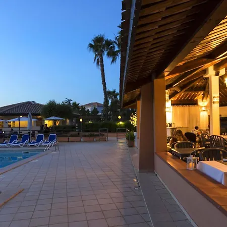 T2 - 200 M From The Sea *